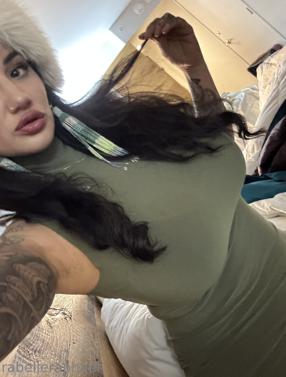 Arabelle Raphael Onlyfans pictures