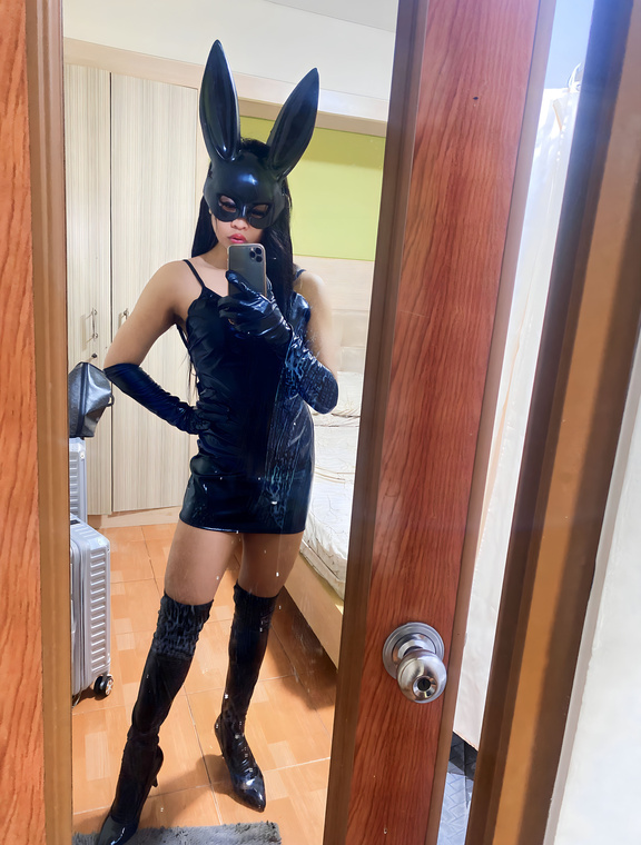 Naughtyaura  Onlyfans pictures