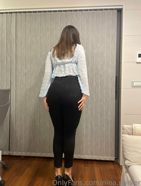 Nina Parker Onlyfans pictures