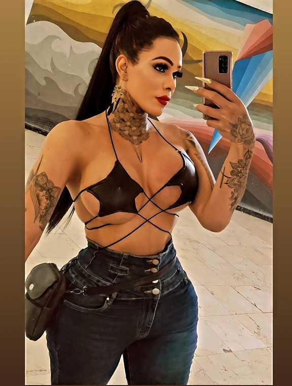 Oriana Isabel Onlyfans pictures