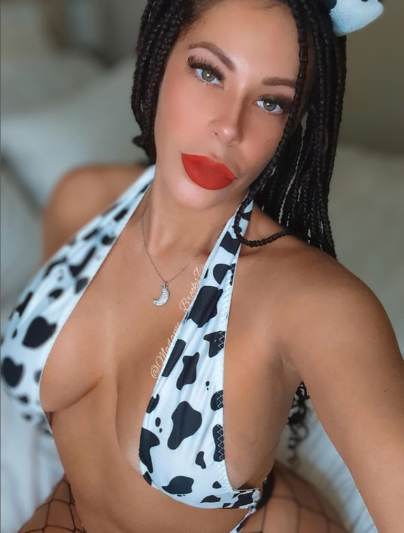 N. Brooks  Onlyfans pictures